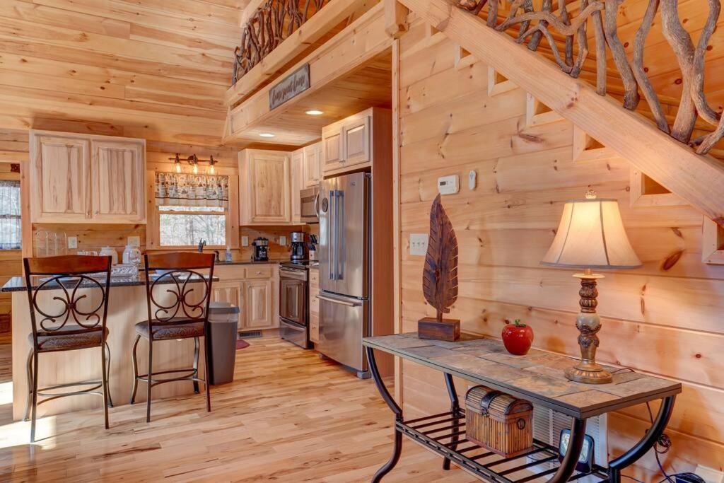 Hot-Tub 6 Seater, Fire-Pit, Master King Bed, Wineries, Pickleball, Resort Amenities Ellijay Exterior foto