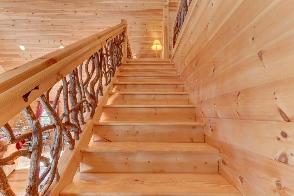 Hot-Tub 6 Seater, Fire-Pit, Master King Bed, Wineries, Pickleball, Resort Amenities Ellijay Exterior foto